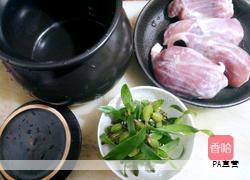 猪肉是日常餐桌上非常常见的食材,价格相对友好、口感也不错,因此成为大多数家庭的首选购物对象。不同部位的肉质差异很大,买肉时如果能分清楚各自的用途,烹饪出来的口感和风味会更对味。 猪肉是日常餐桌上非常常见的食材,价格相对友好、口感也不错,因此成为大多数家庭的首选购物对象。不同部位的肉质差异很大,买肉时如果能分清楚各自的用途,烹饪出来的口感和风味会更对味。