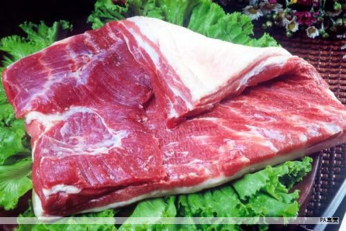 香肠派对以一个看似和谐的食品世界为切入口，聚焦一群会说话的食物。当它们首次得知自己将被带回家并吃掉时，立即展开跨品类的逃亡。以香肠为首的队伍集合了其他食品，誓要把隐藏在餐桌背后的真相揭露于众。影片从食品的视角讲述尴尬与荒诞并存的困境，带有强烈的无厘头喜剧风格，同时对商业化消费进行讽刺。主演阵容包括詹姆斯·弗兰科、乔纳·希尔、爱德华·诺顿、保罗·路德和克里斯汀·韦格等知名演员，脚本由塞斯·罗根执笔。与传统的食品题材作品相比，这部作品更偏向完全的幽默风格。