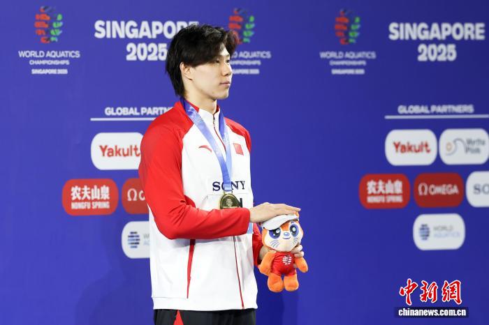 新加坡世锦赛：跳水男子3米板丢金，覃海洋夺得