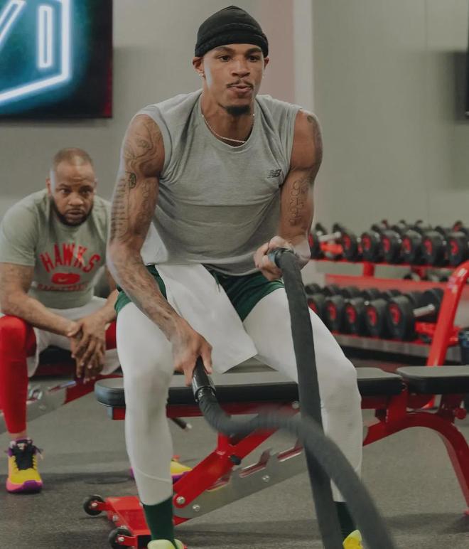 德章泰-穆雷复出状态回升 鹈鹕战绩提升