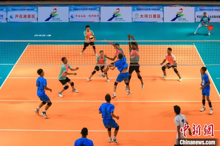 新疆第十四届运动会排球赛在博湖开赛 300余名选