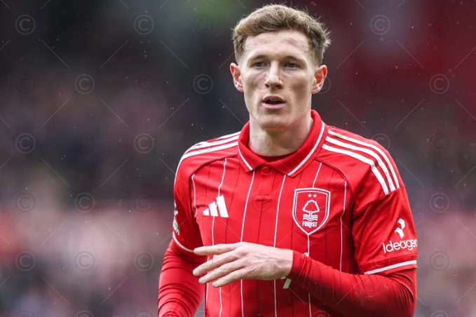 曼联锁定埃利奥特·安德森成今夏中场引援头号目