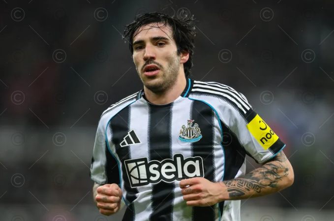 曼联锁定埃利奥特·安德森成今夏中场引援头号目