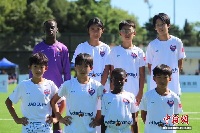 津巴布韦教练沃特尔率队两连胜 跨国足球交流再