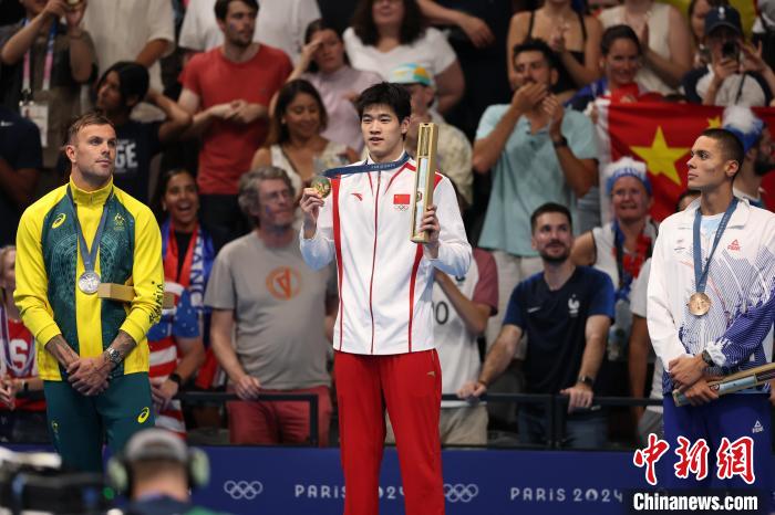 潘展乐巴黎奥运夺金破纪录 中国游泳队重拾信心