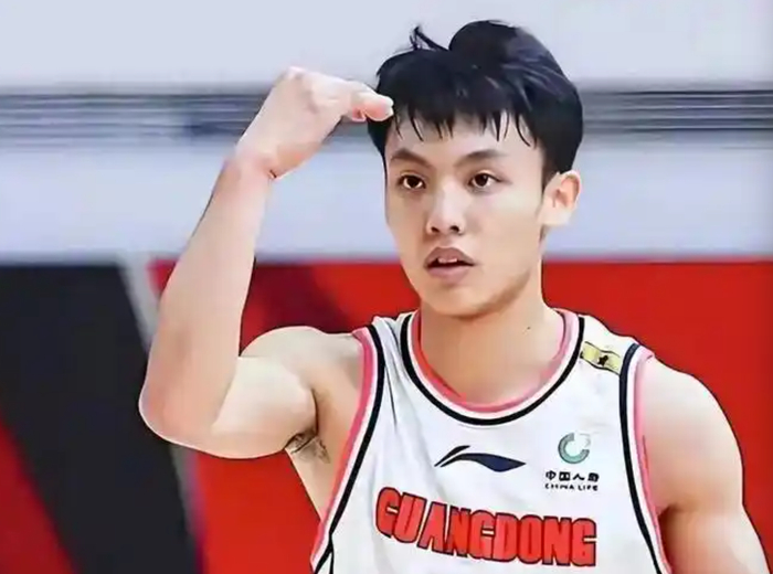 广东队惨败山东队13分 杜锋三大失误成关键