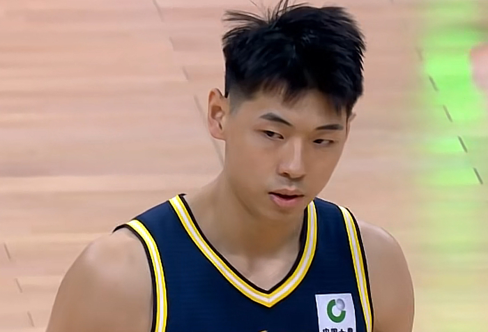 广东队惨败山东队13分 杜锋三大失误成关键