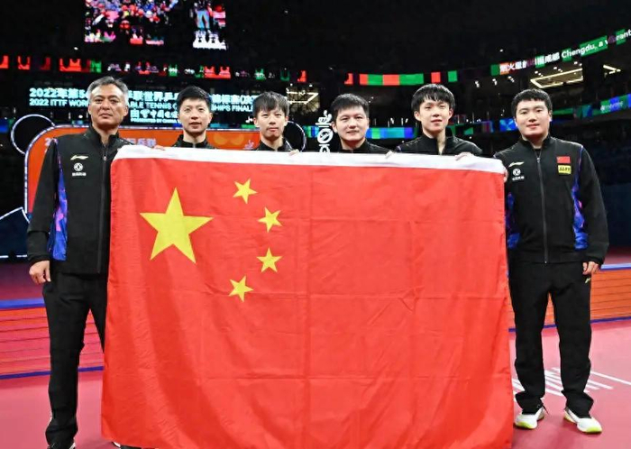 日本杂志连夜手写改封面致敬樊振东