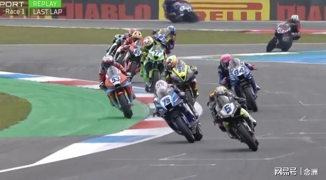 德比斯压线遭罚仍逆袭登顶 荷兰站惊现规则博弈